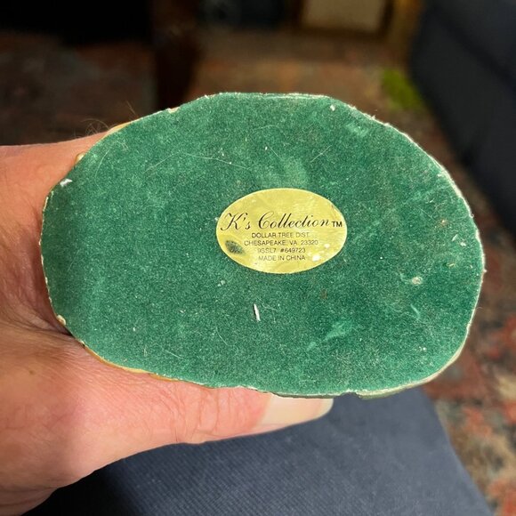 Vintage Native American Family & Teepee Resin Figurine - Picture 7 of 7